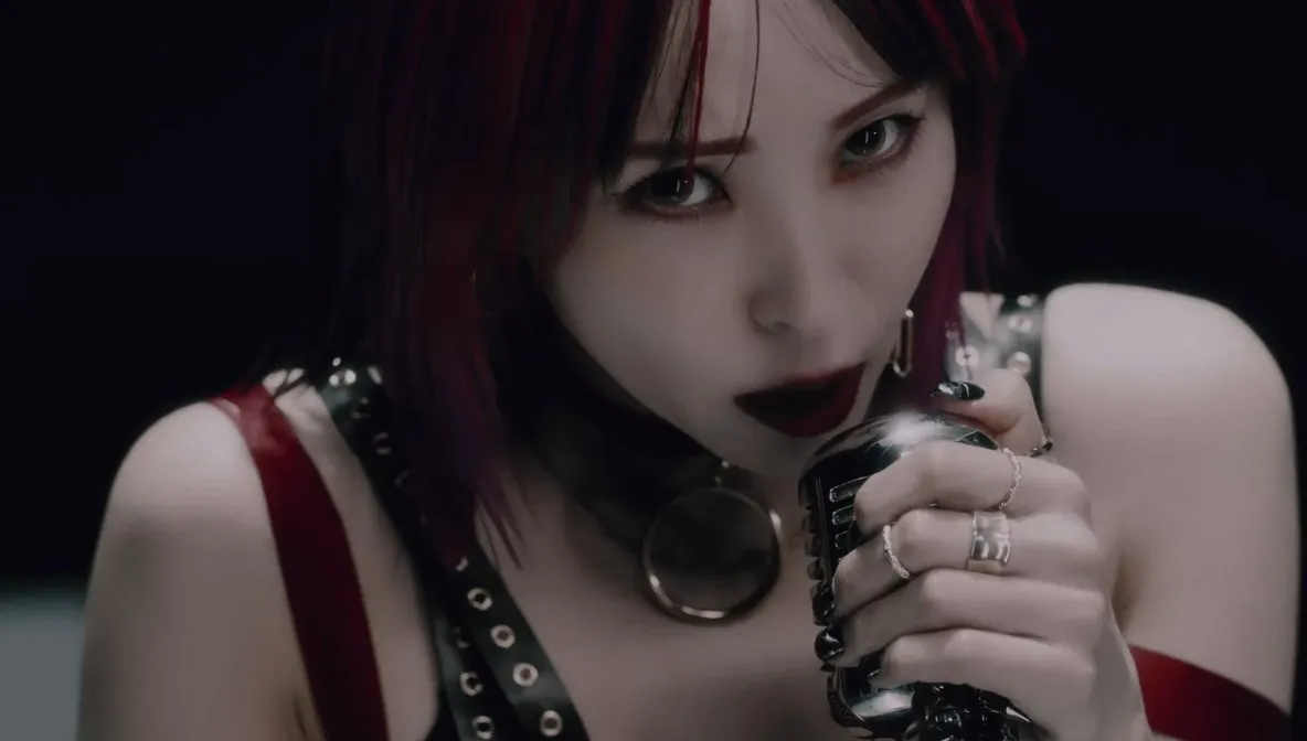 Featured Image: LiSA Collaborates with Stray Kids in “Social Path”